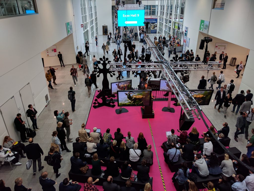 20170914 DMEXCO Speakers Forum zwischen Halle 6 und 9